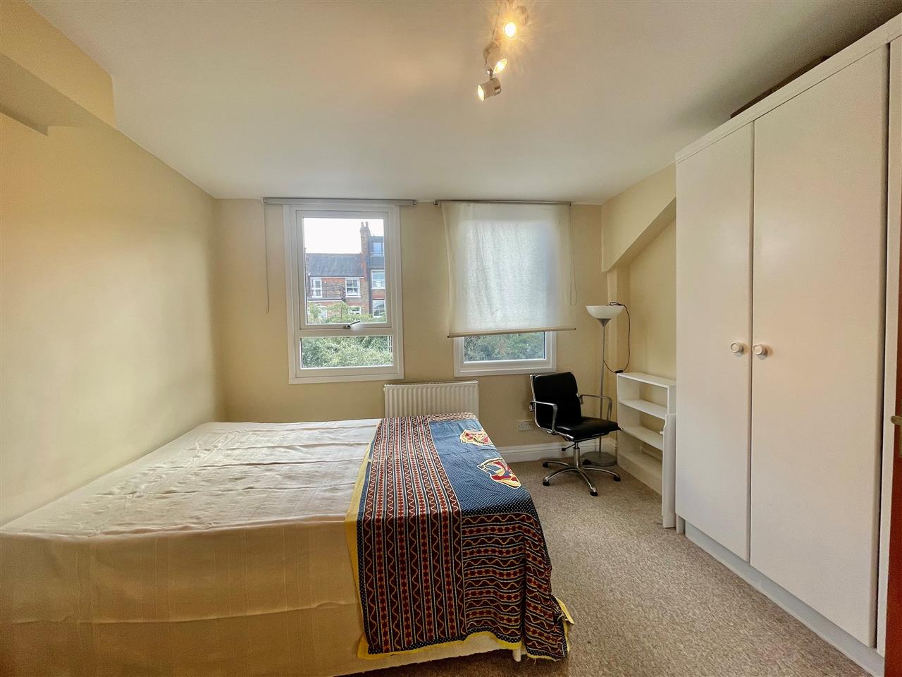 2 bed flat to rent  - Property Image 11