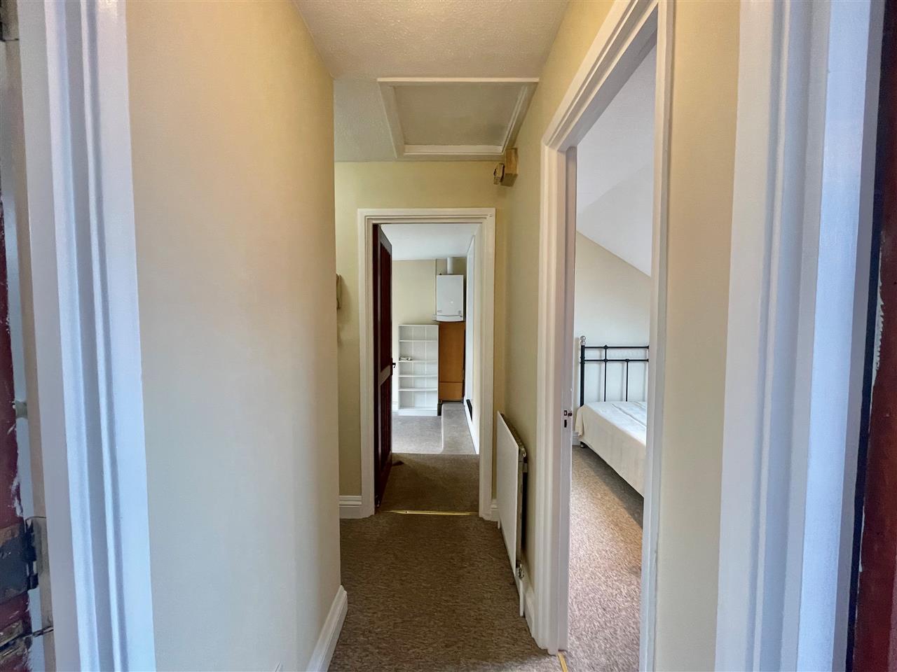 2 bed flat to rent 11