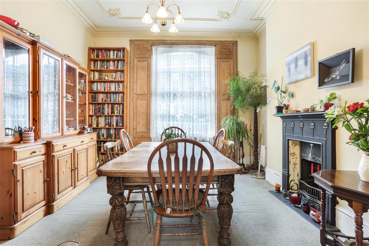 4 bed maisonette for sale in Fortess Road 2