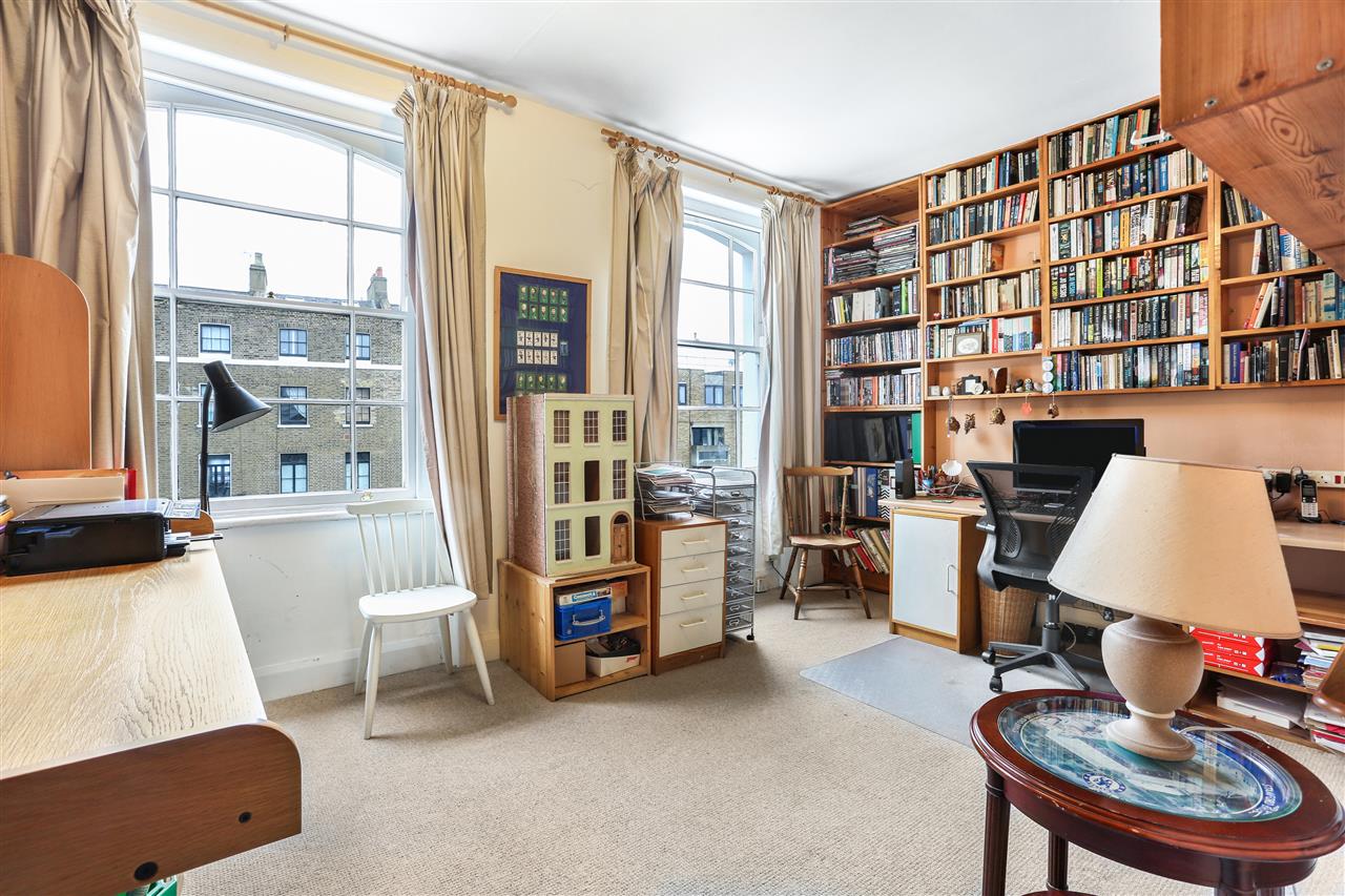 4 bed maisonette for sale in Fortess Road 11