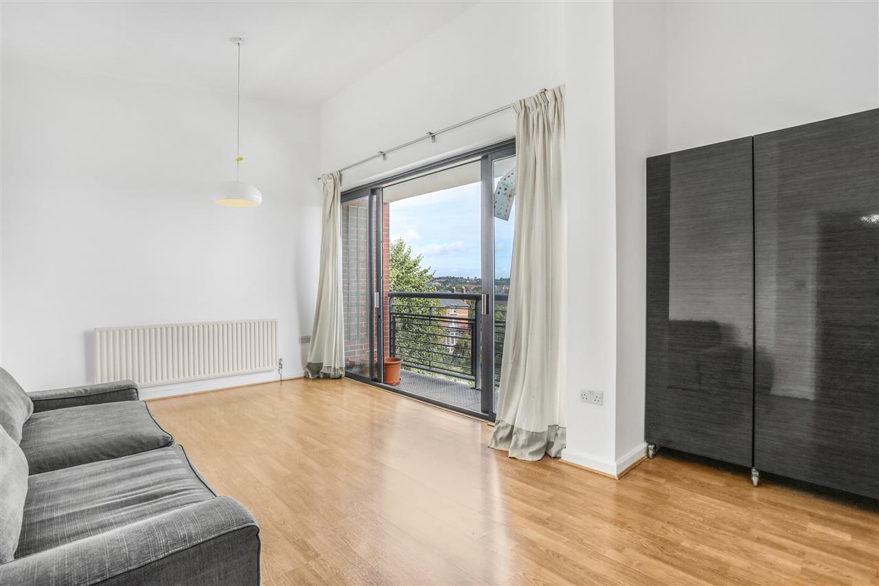 2 bed flat for sale in Dalmeny Avenue 1