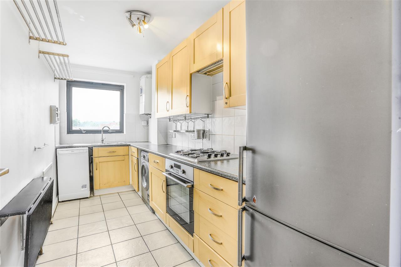 2 bed flat for sale in Dalmeny Avenue  - Property Image 4