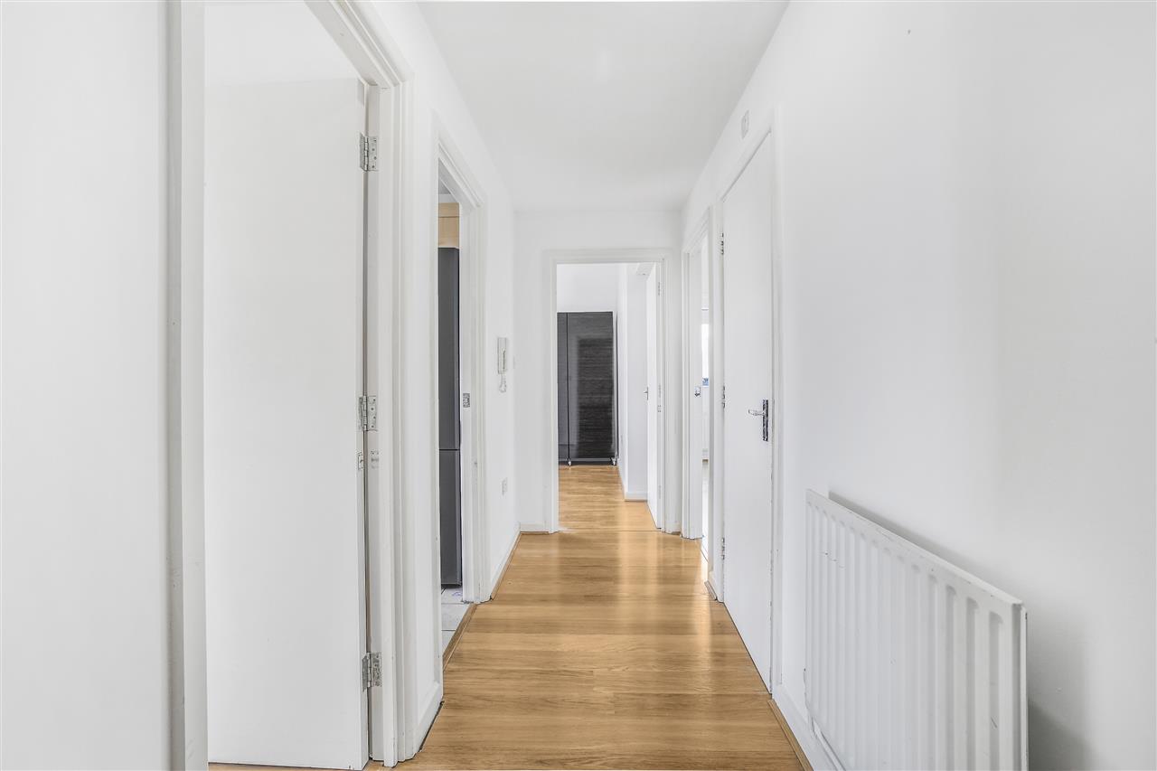 2 bed flat for sale in Dalmeny Avenue 9