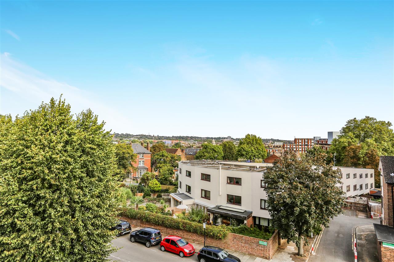 2 bed flat for sale in Dalmeny Avenue 11