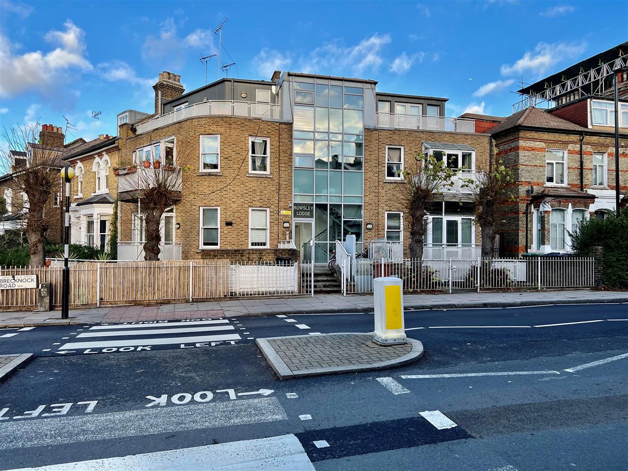 2 bed flat to rent in Lady Margaret Road - Property Image 1