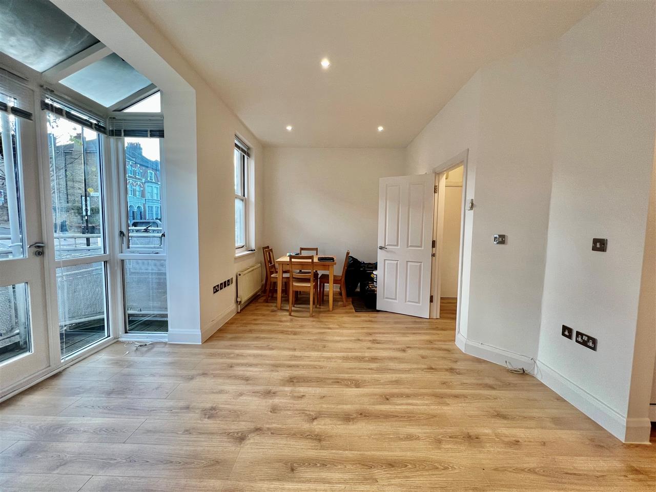 2 bed flat to rent in Lady Margaret Road  - Property Image 2