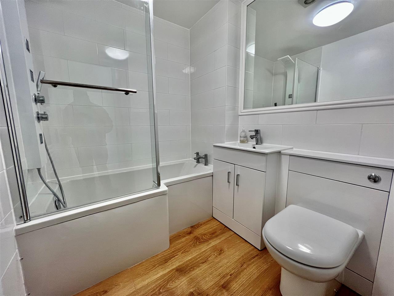 2 bed flat to rent in Lady Margaret Road 6