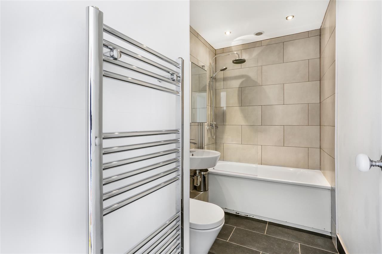 2 bed flat for sale in Marlborough Road  - Property Image 17