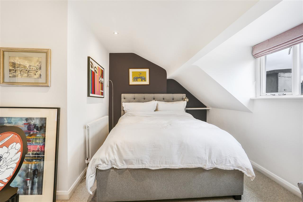 2 bed flat for sale in Marlborough Road  - Property Image 6