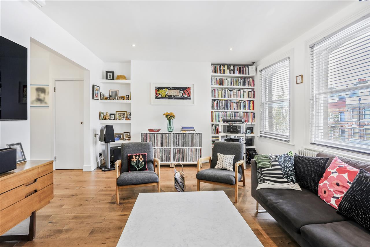 2 bed flat for sale in Marlborough Road 9