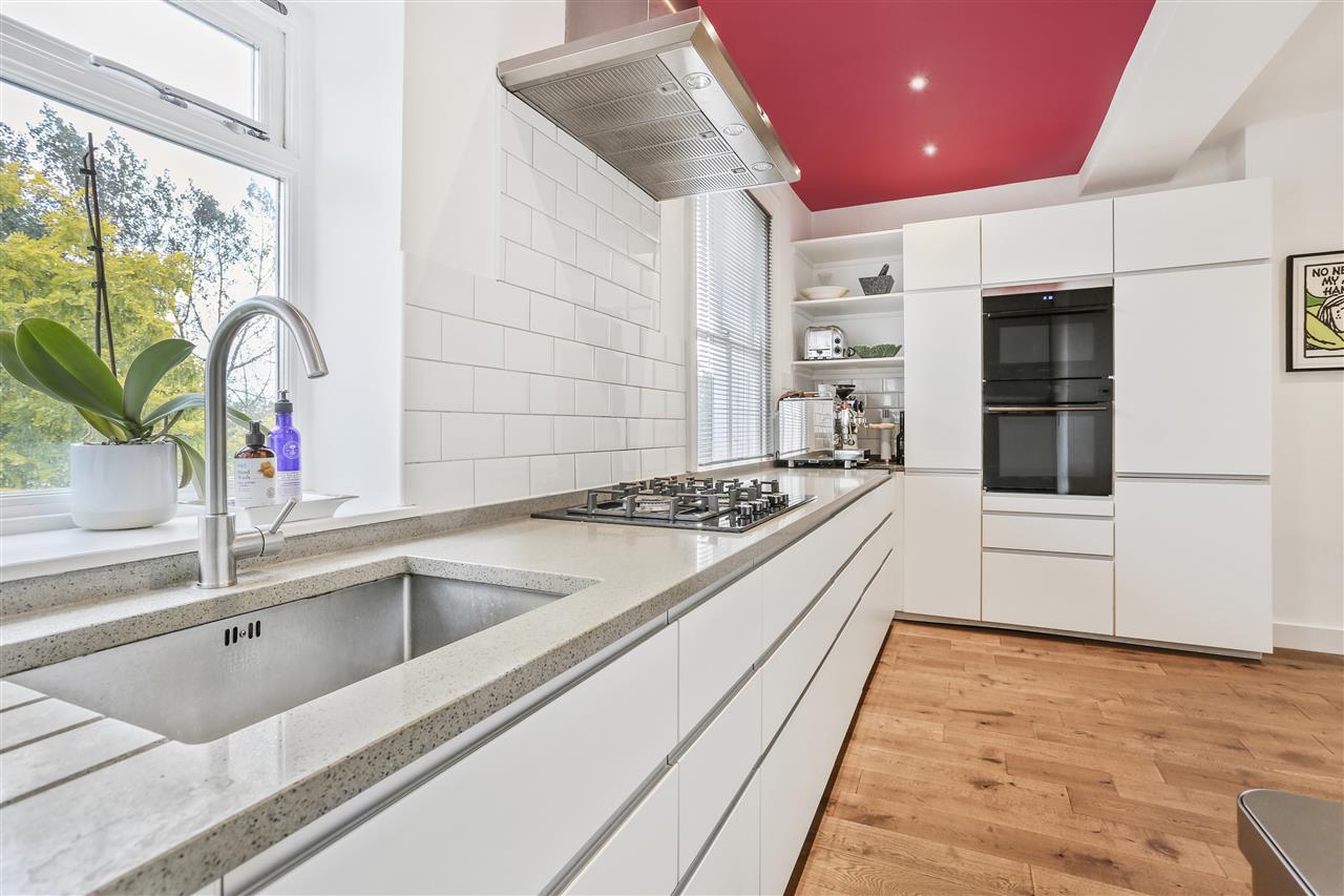 2 bed flat for sale in Marlborough Road  - Property Image 13