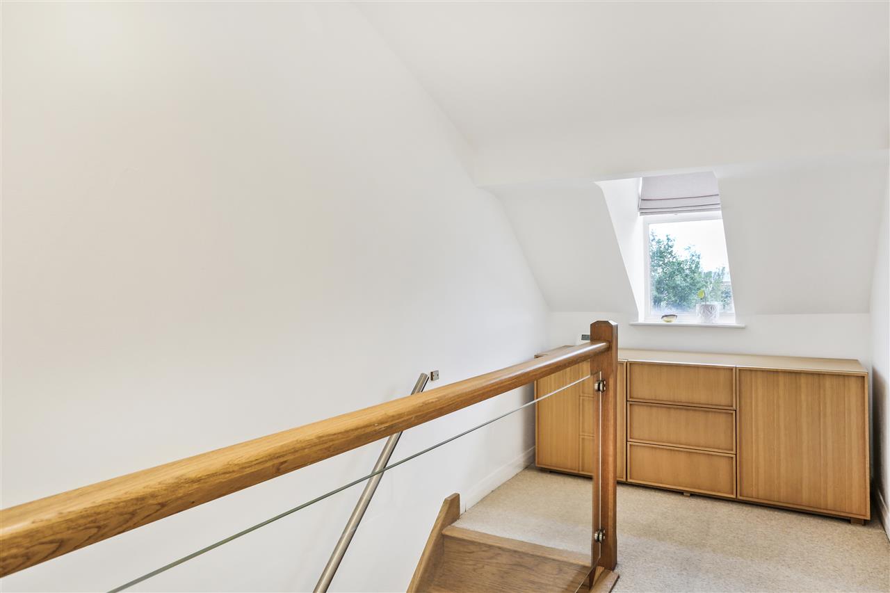2 bed flat for sale in Marlborough Road  - Property Image 15