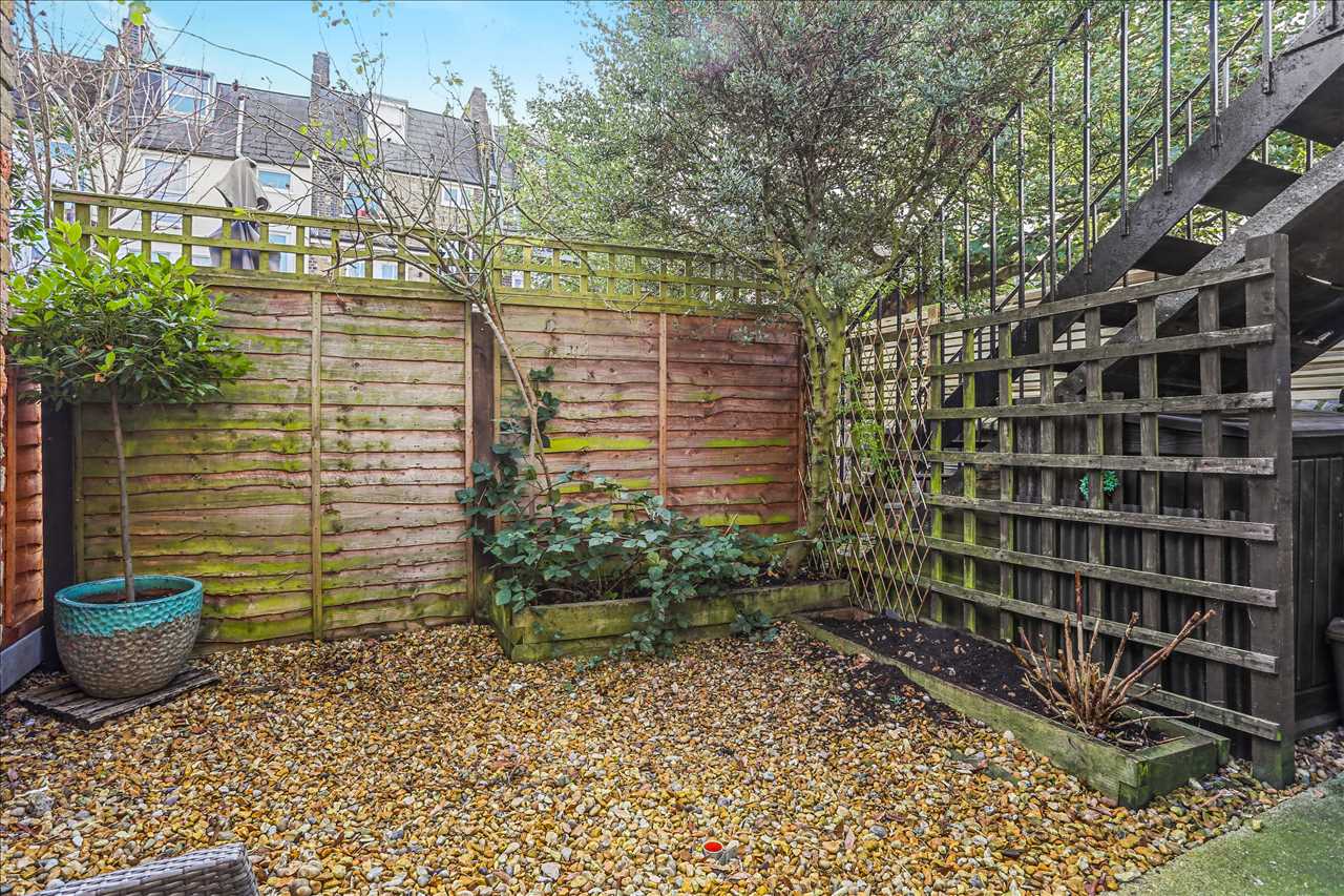 1 bed flat for sale in Alexander Road 1