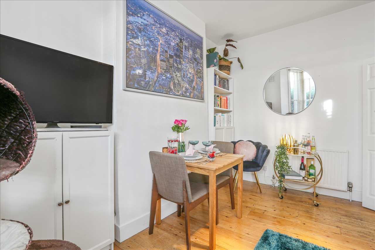 1 bed flat for sale in Alexander Road 3