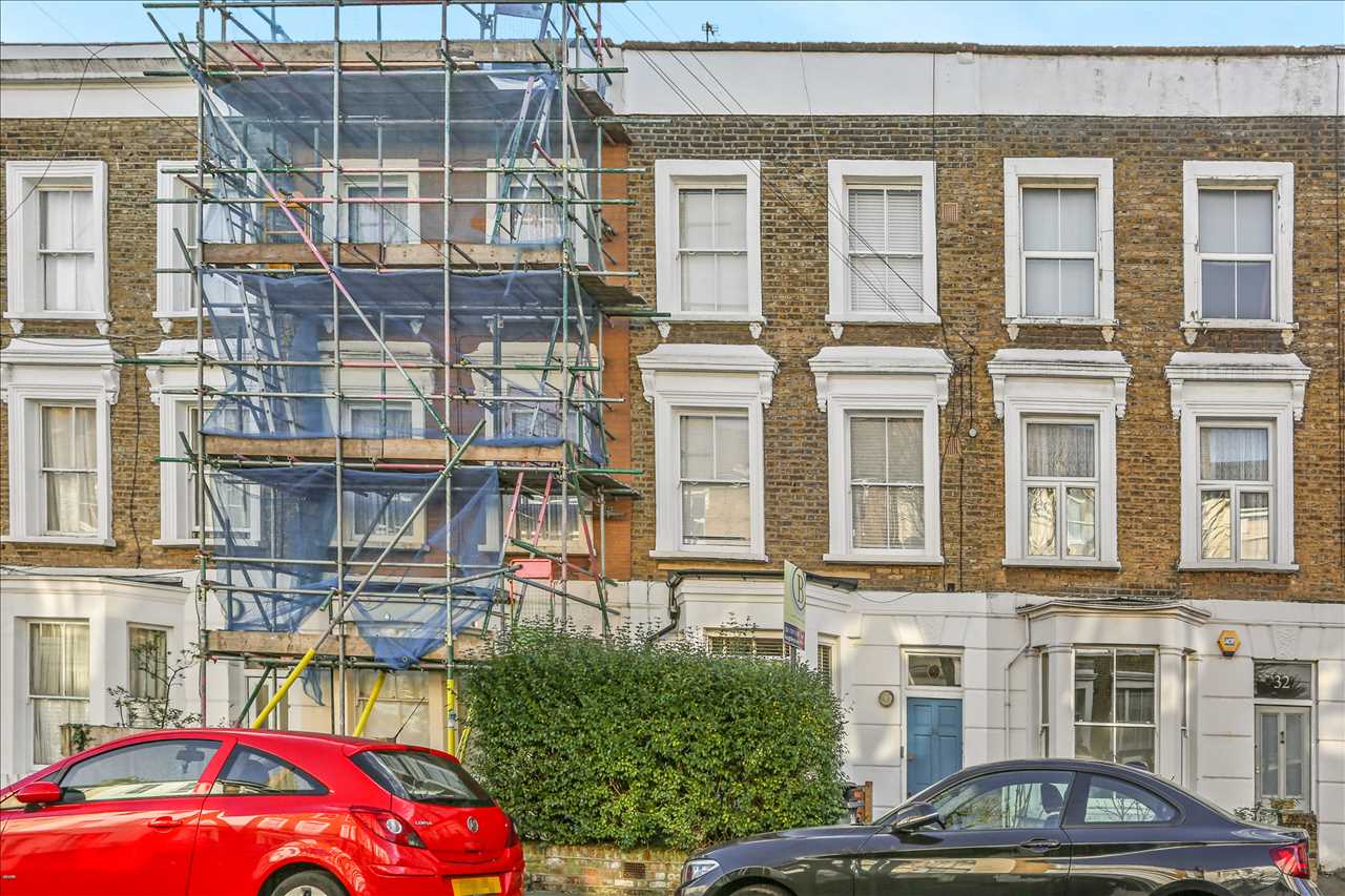 1 bed flat for sale in Alexander Road 6