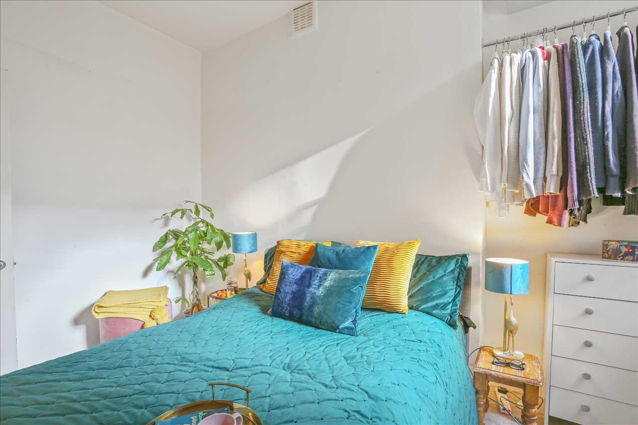 1 bed flat for sale in Alexander Road  - Property Image 11