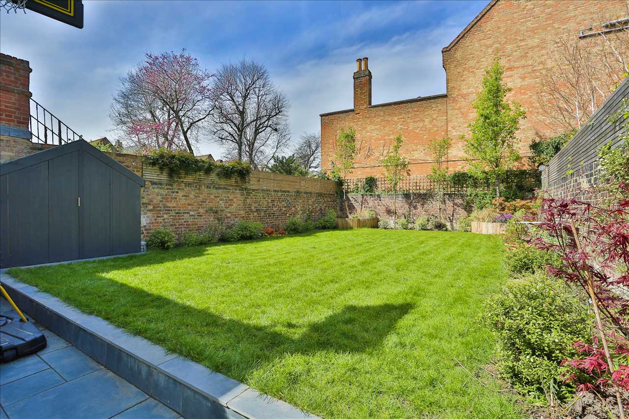 5 bed terraced house for sale in Mercers Road 16