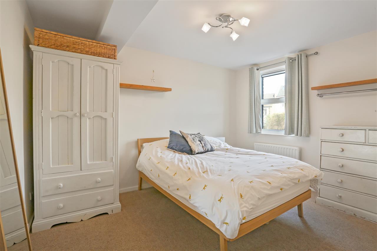 2 bed flat for sale in Littlefield Close 5