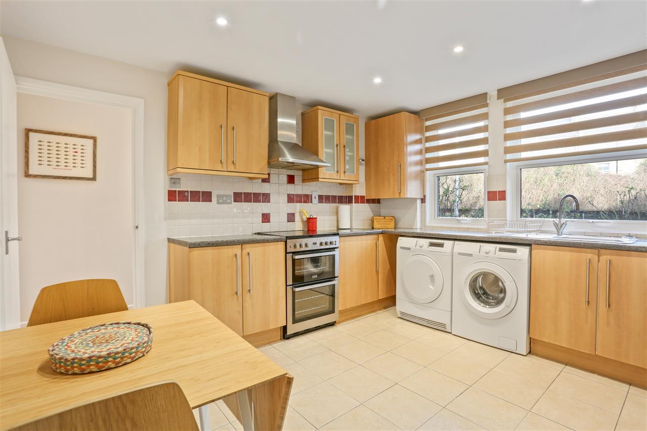 2 bed flat for sale in Littlefield Close 8