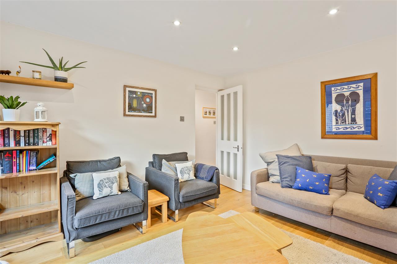 2 bed flat for sale in Littlefield Close  - Property Image 10