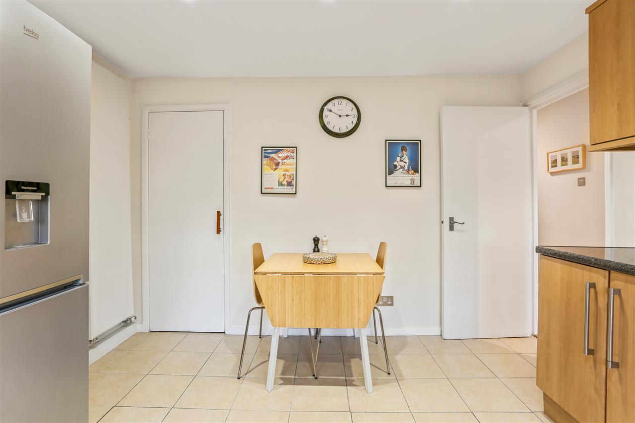 2 bed flat for sale in Littlefield Close  - Property Image 11