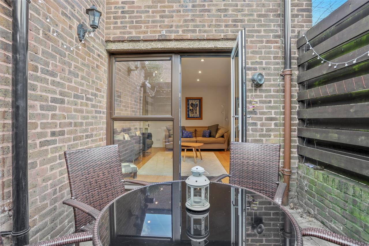 2 bed flat for sale in Littlefield Close 14