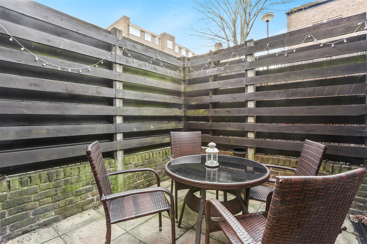 2 bed flat for sale in Littlefield Close 15