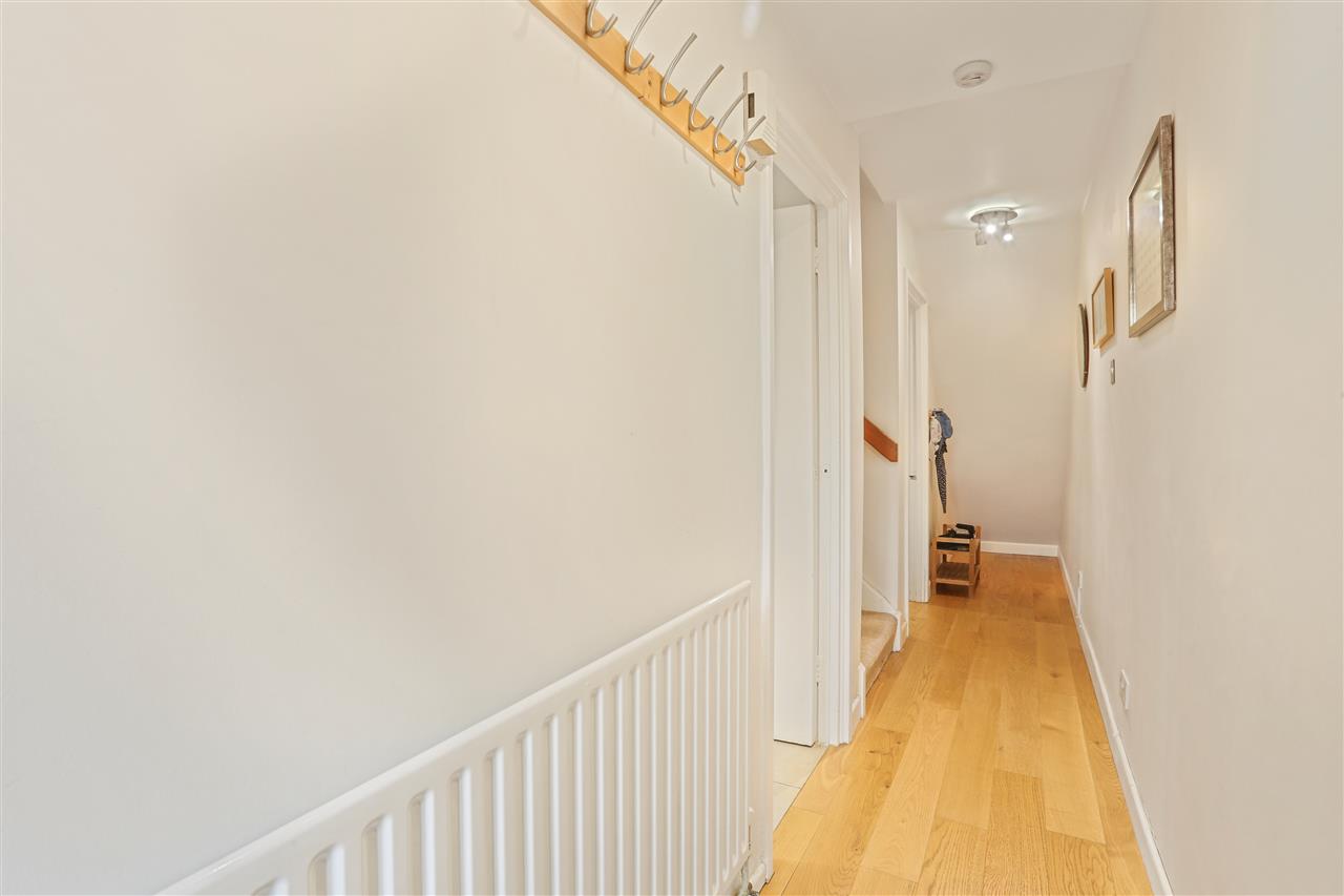 2 bed flat for sale in Littlefield Close  - Property Image 17