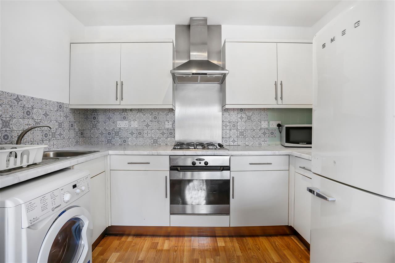 3 bed flat for sale in Seven Sisters Road  - Property Image 5