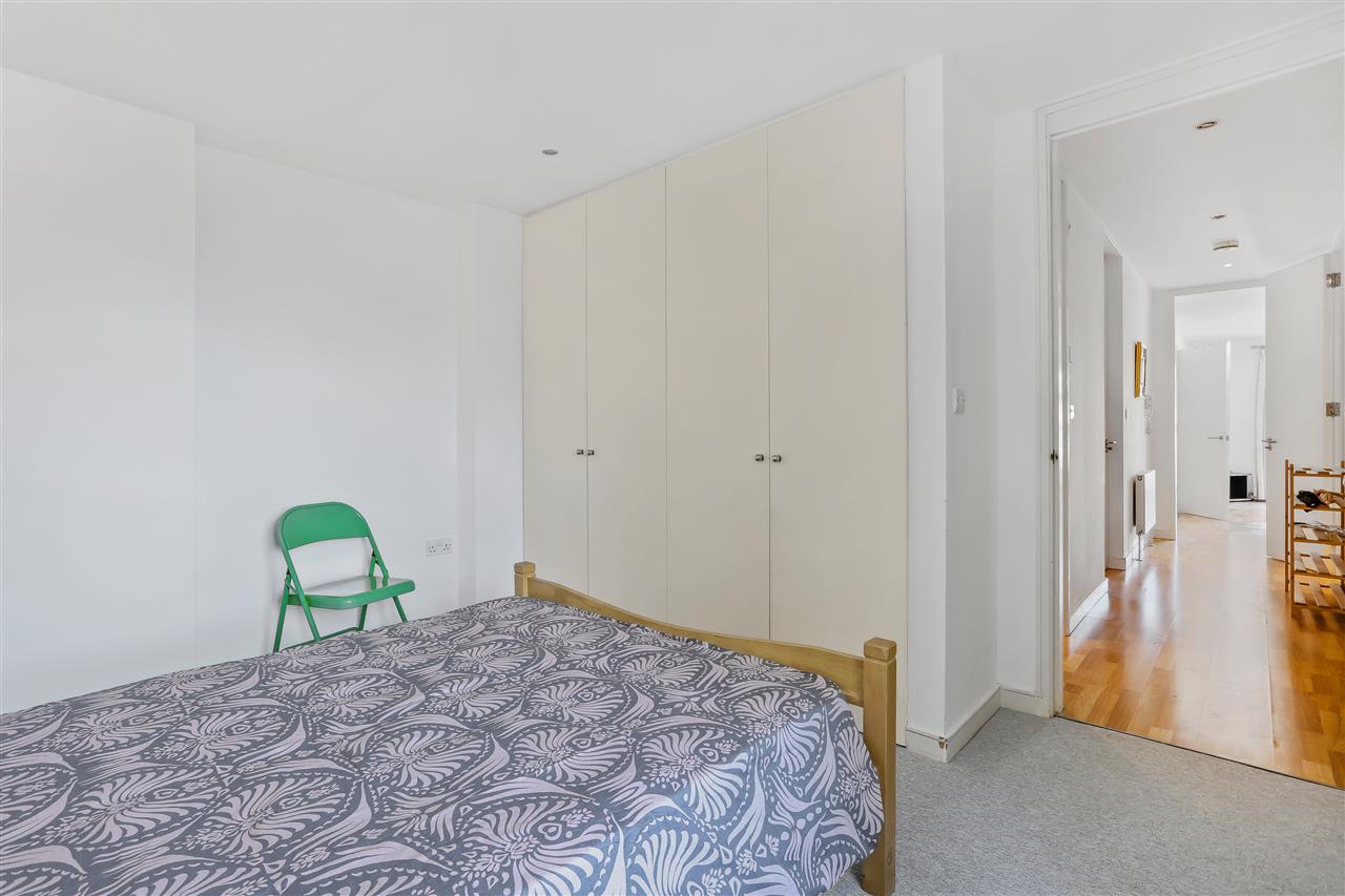 3 bed flat for sale in Seven Sisters Road 11