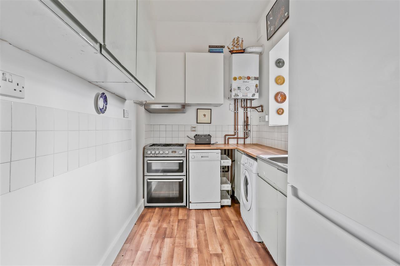 1 bed flat for sale in Brecknock Road  - Property Image 5