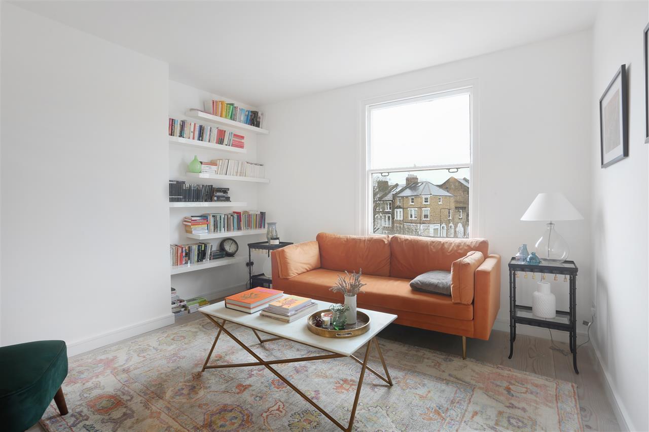 2 bed flat for sale in Lady Margaret Road 5