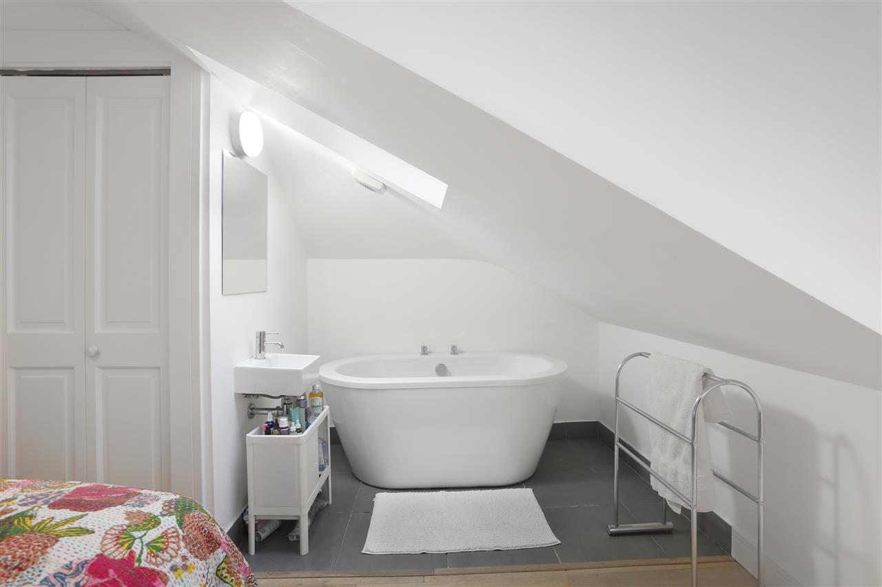 2 bed flat for sale in Lady Margaret Road  - Property Image 10