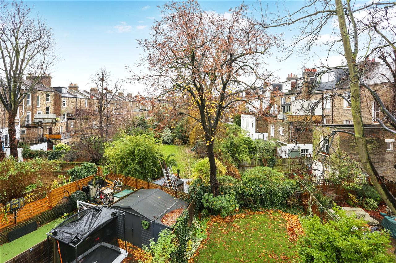 2 bed flat for sale in Lady Margaret Road 11