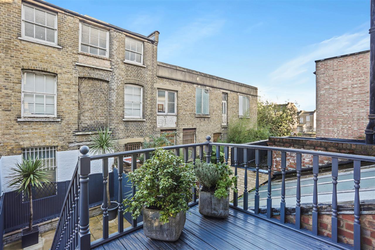 3 bed flat for sale in Hargrave Road  - Property Image 19