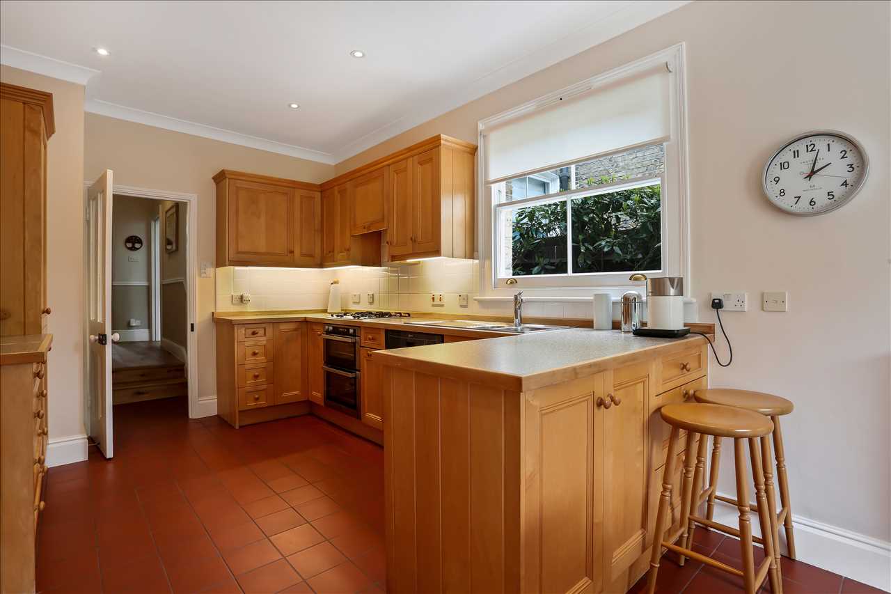 4 bed terraced house for sale in Beversbrook Road  - Property Image 8