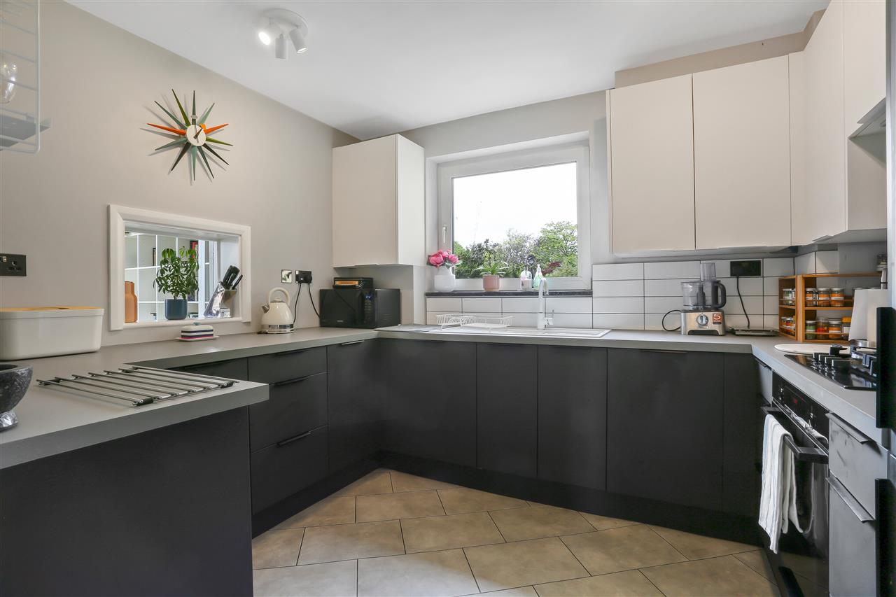 2 bed flat for sale in Dartmouth Park Hill  - Property Image 17