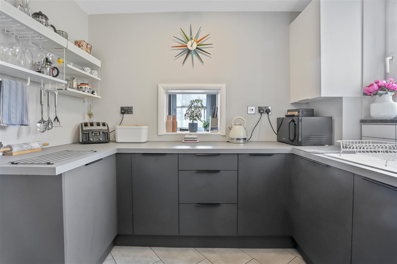 2 bed flat for sale in Dartmouth Park Hill 21