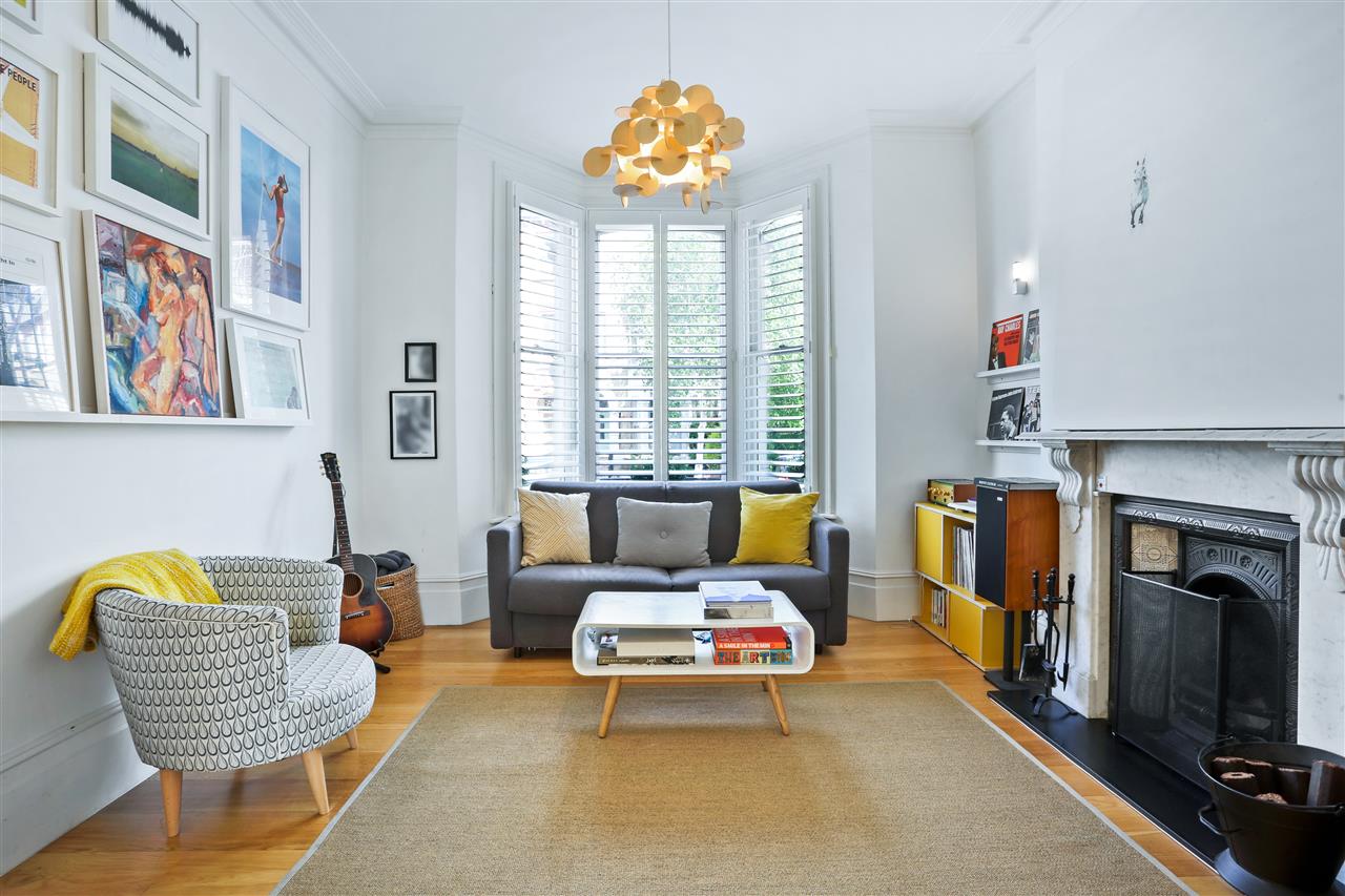 3 bed maisonette for sale in Monnery Road 2