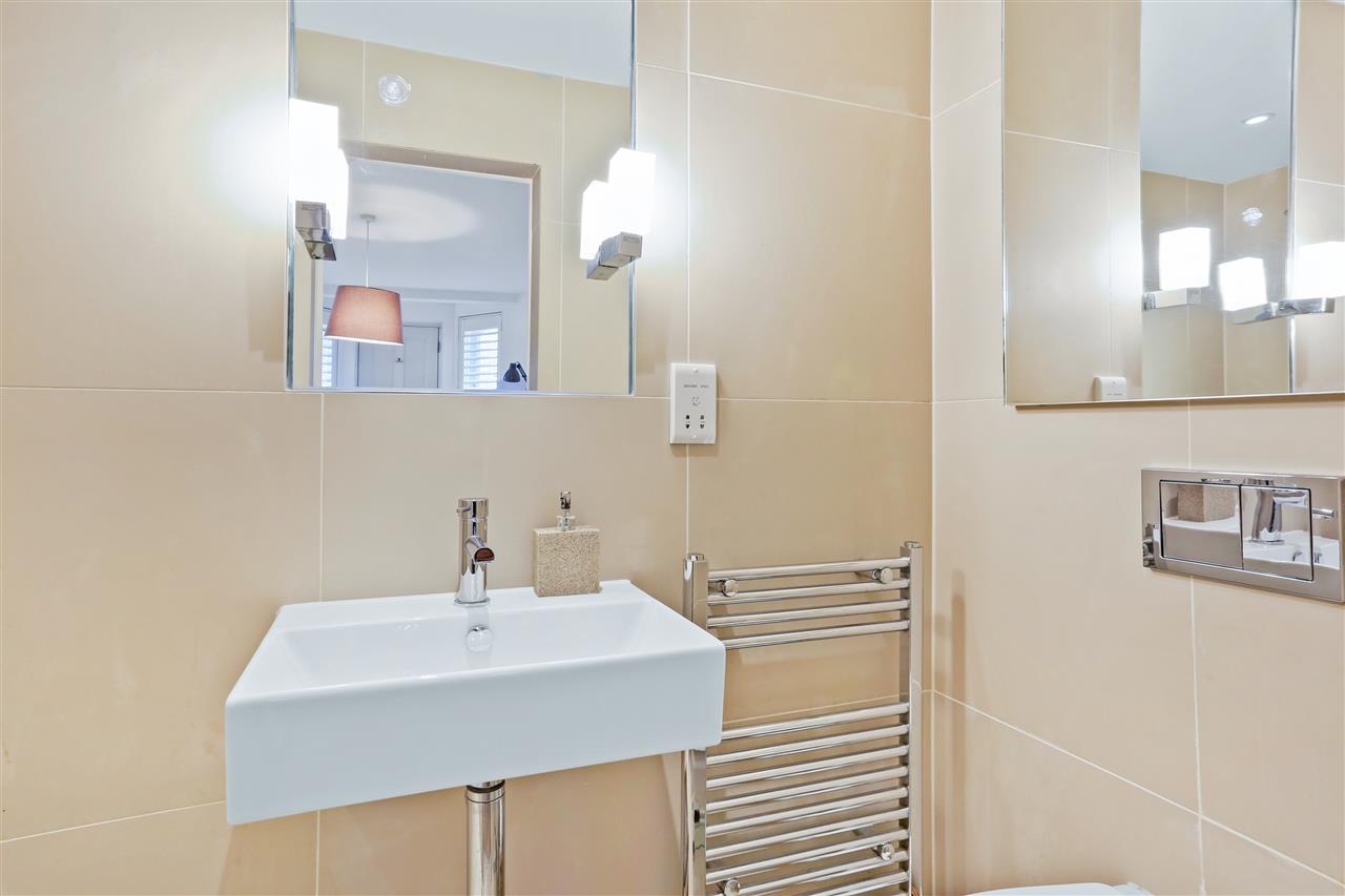 3 bed maisonette for sale in Monnery Road  - Property Image 13