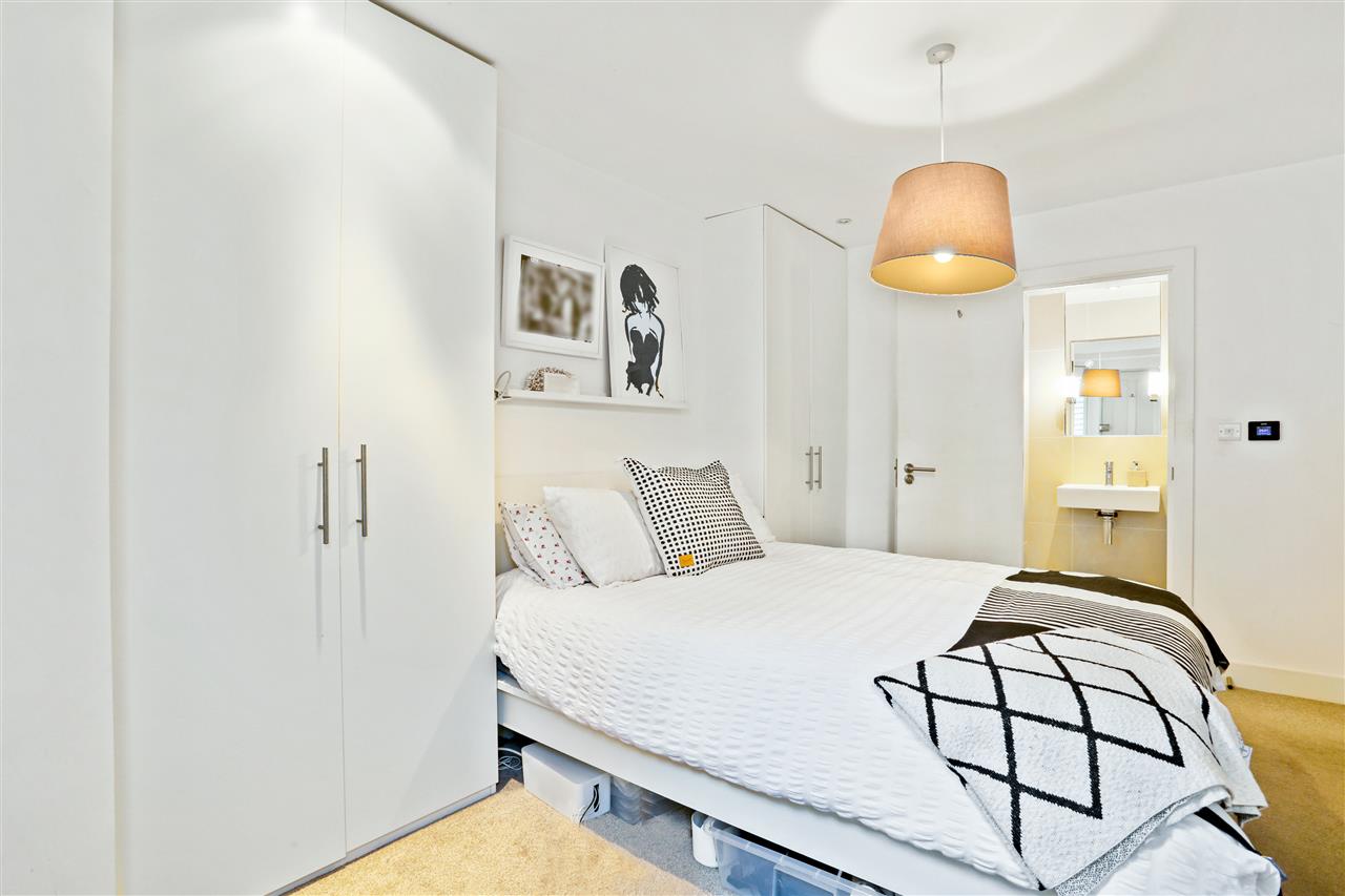 3 bed maisonette for sale in Monnery Road 14