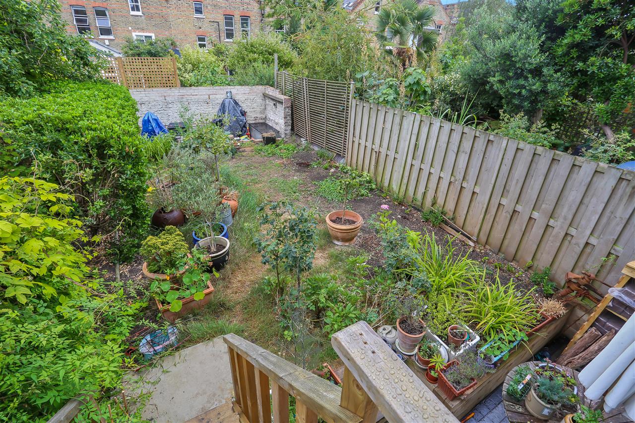 4 bed terraced house for sale  - Property Image 10