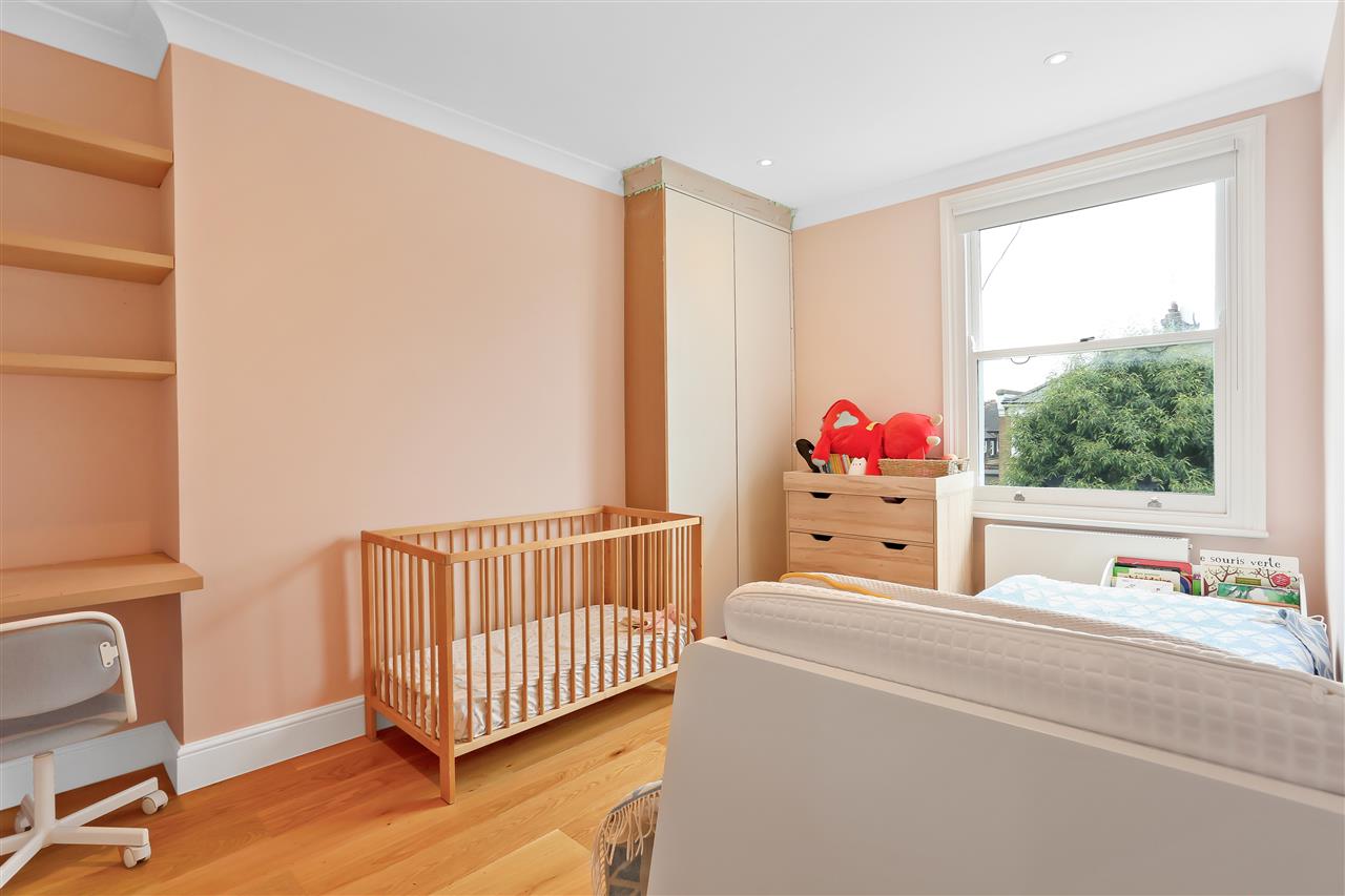 3 bed flat to rent in Huddleston Road  - Property Image 5