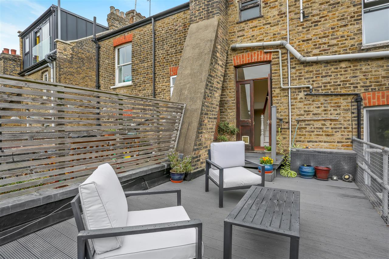 5 bed terraced house for sale in Mercers Road 10