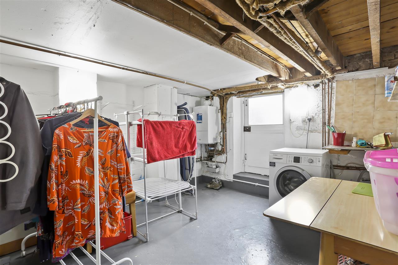 5 bed terraced house for sale in Mercers Road 15