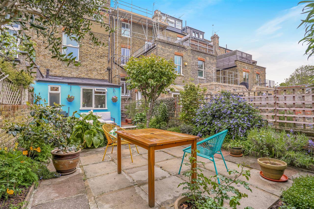 5 bed terraced house for sale in Mercers Road 16