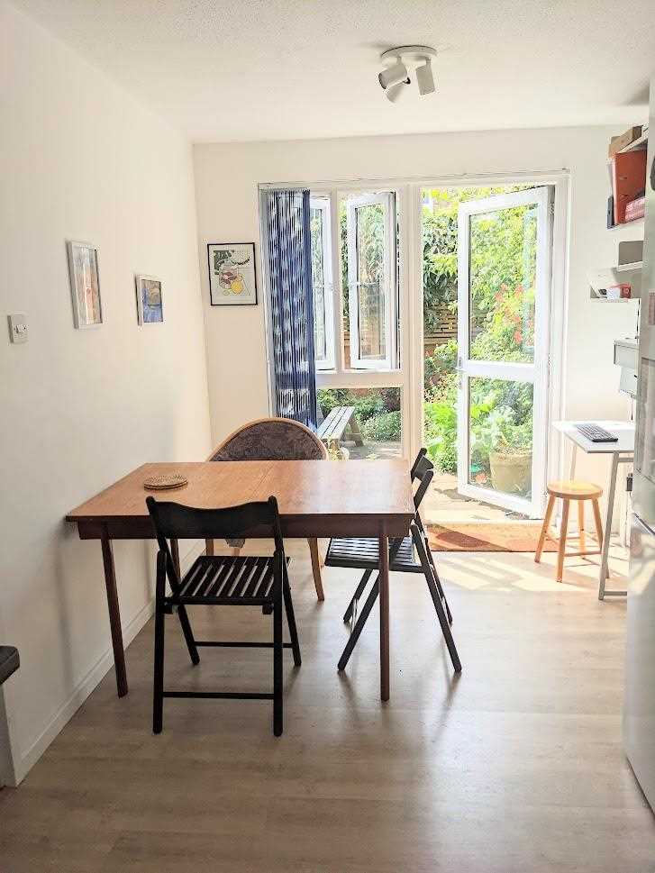 3 bed terraced house to rent in Elm Close 4