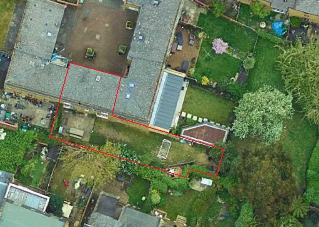 3 bed terraced house to rent in Elm Close 10