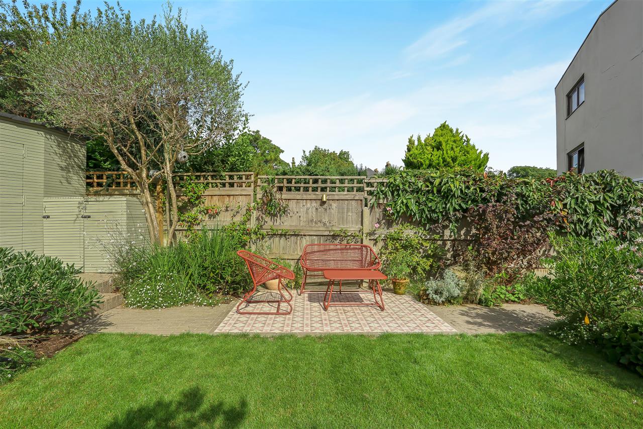 4 bed terraced house for sale in Trecastle Way 3