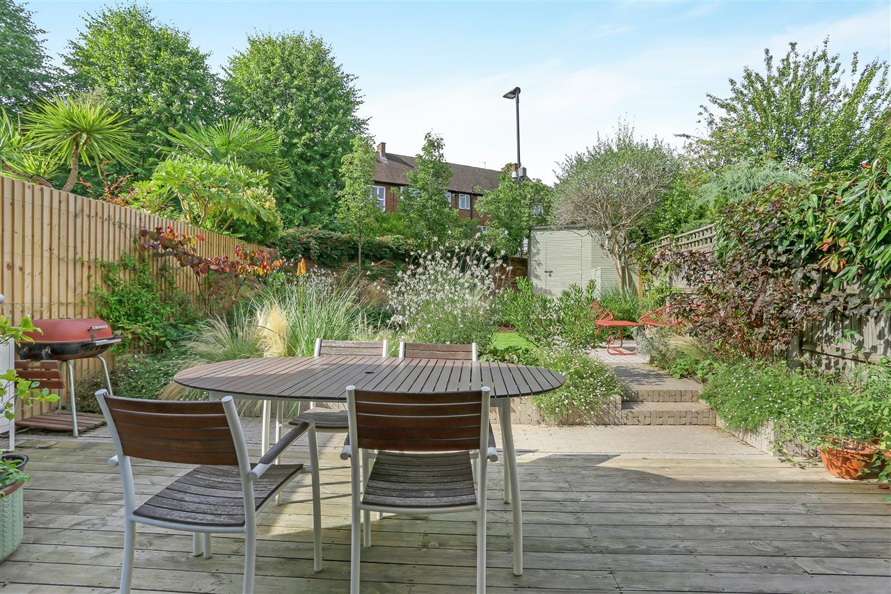 4 bed terraced house for sale in Trecastle Way 13